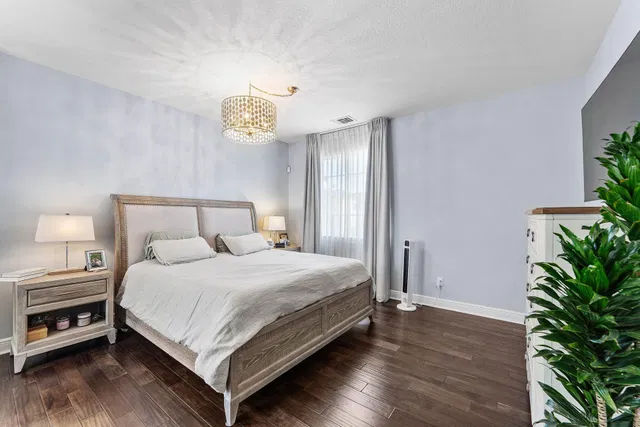 Residence photo 32