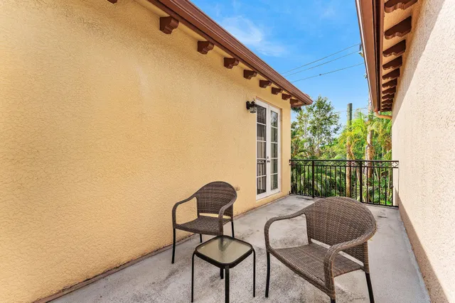Residence photo 36