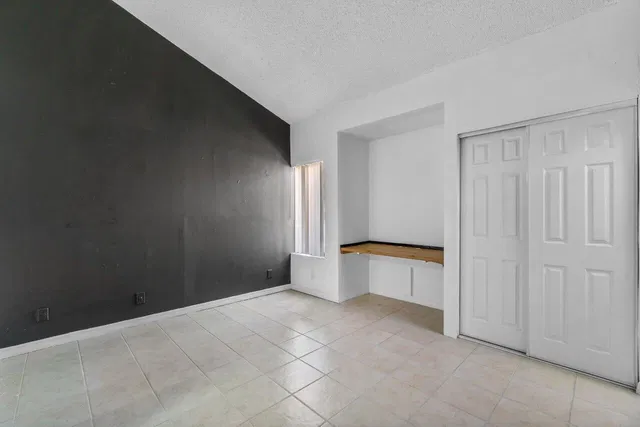 Unit 5 photo 11