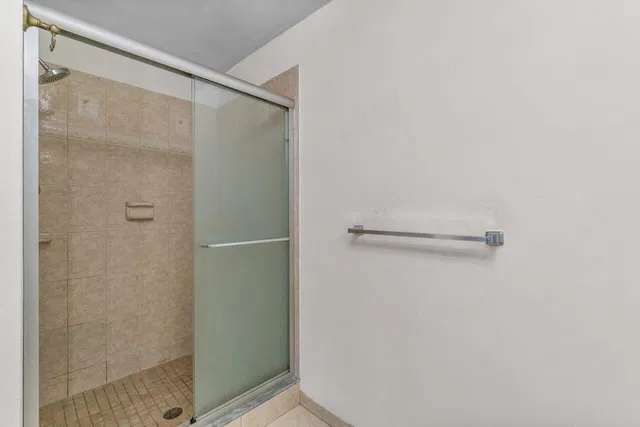 Unit 5 photo 18
