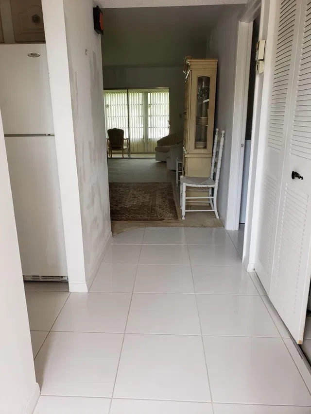 Unit 206 photo 4