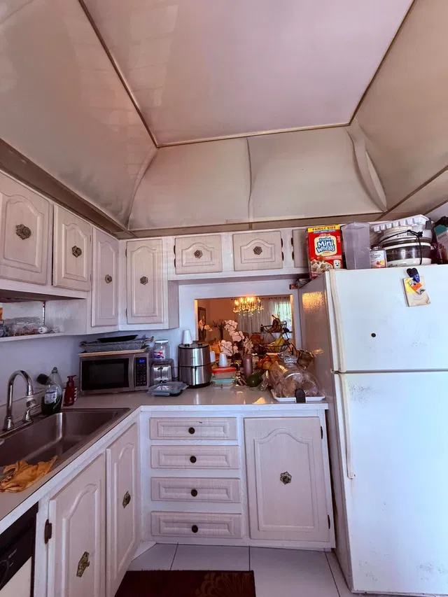Unit 206 photo 5