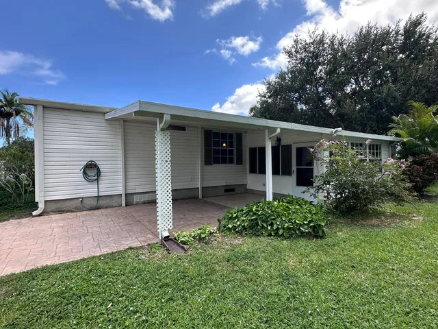 Residence photo 3