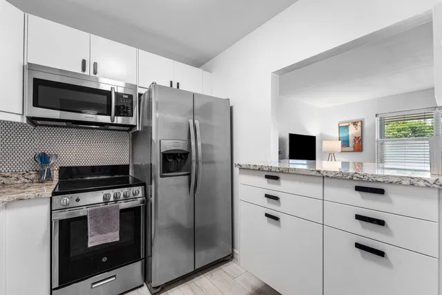 Unit 303 photo 19