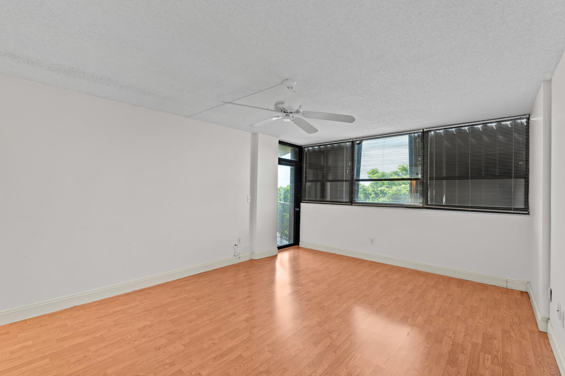 Unit 5110 photo 37
