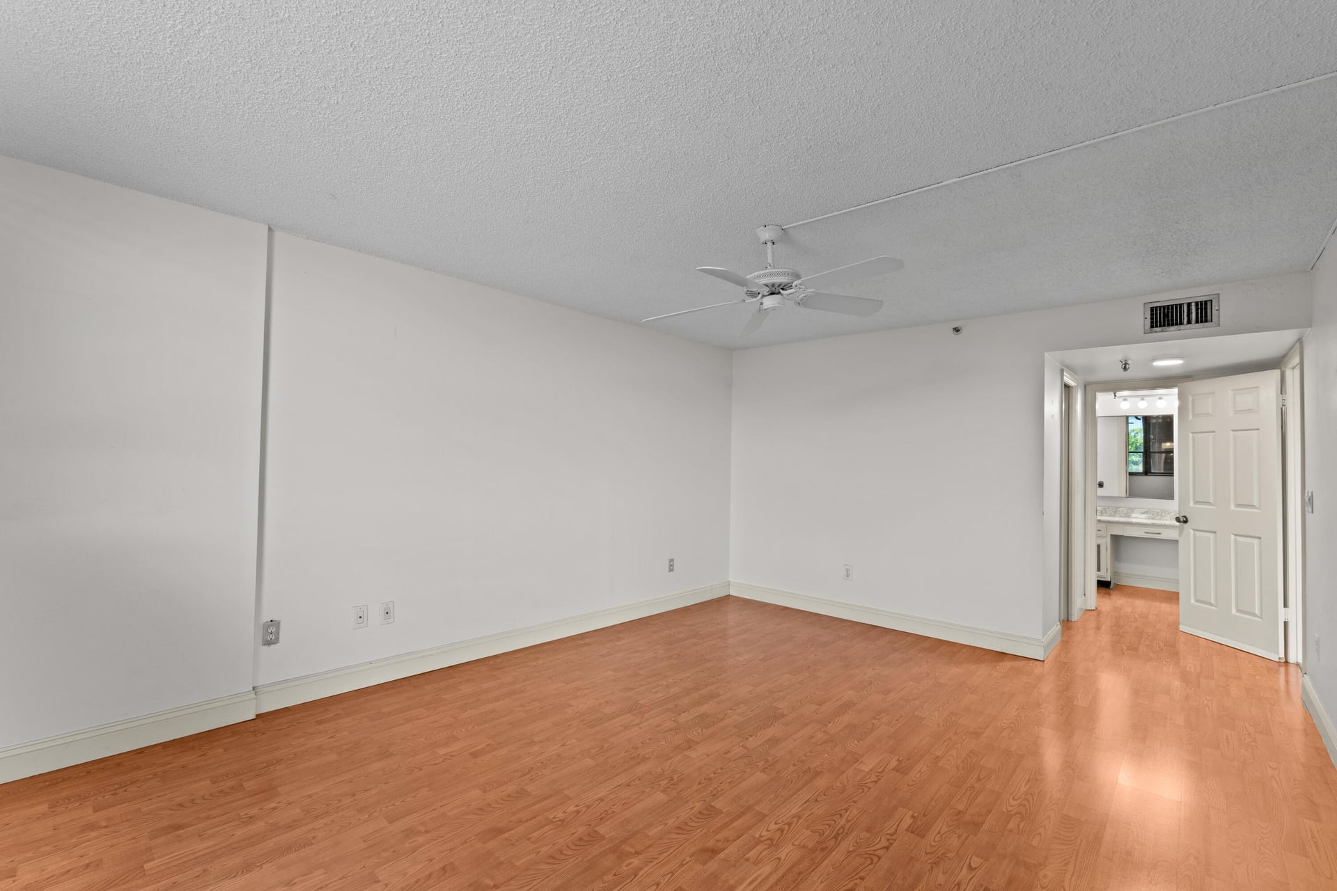 Unit 5110 photo 39