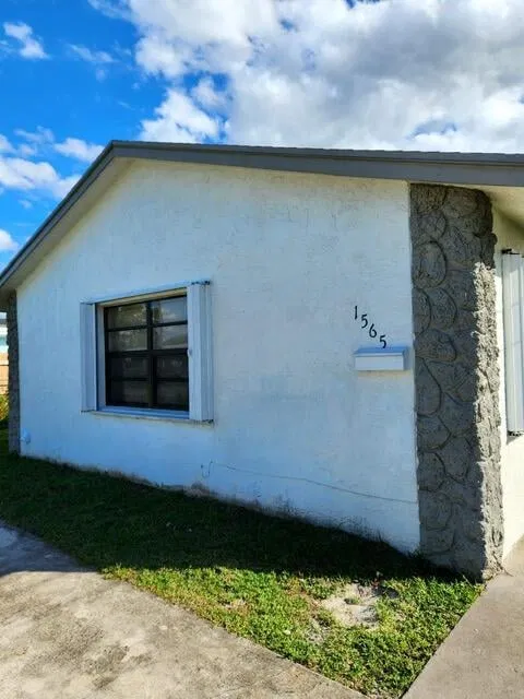 Residence photo 2