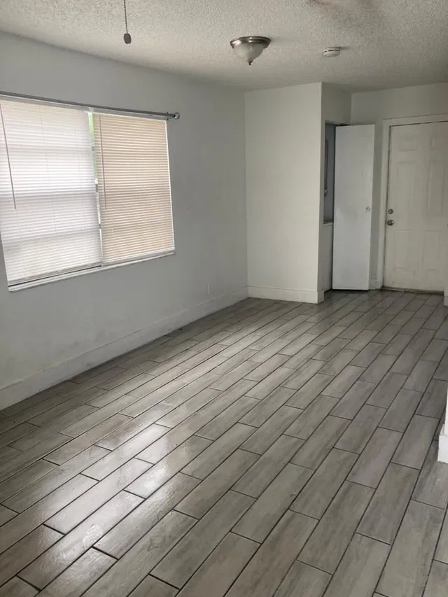 Residence photo 5