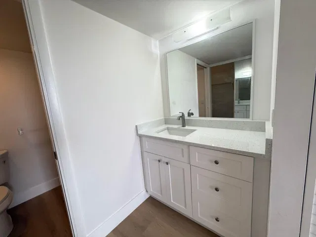 Unit 404 photo 15