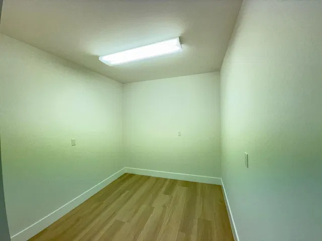 Unit 404 photo 20