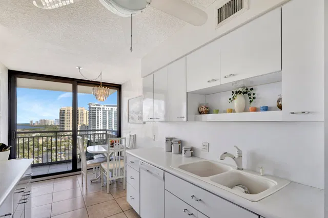 Singer Island Unit 1505 photo 10