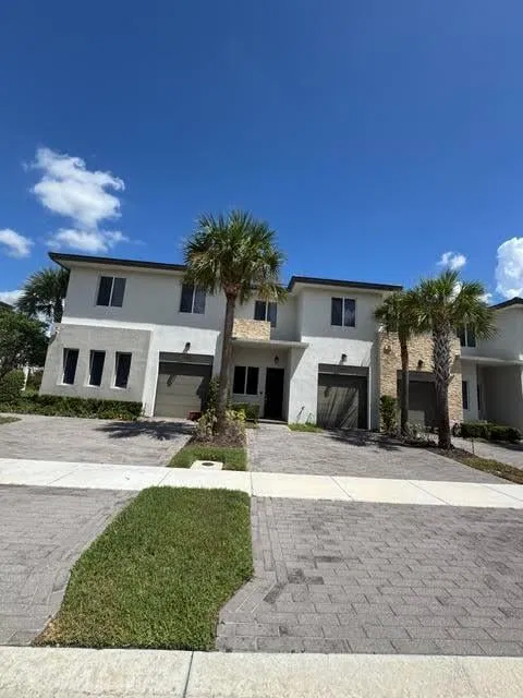Residence photo 2