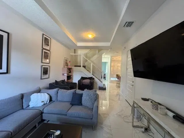 Residence photo 3