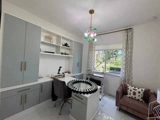 Residence photo 8