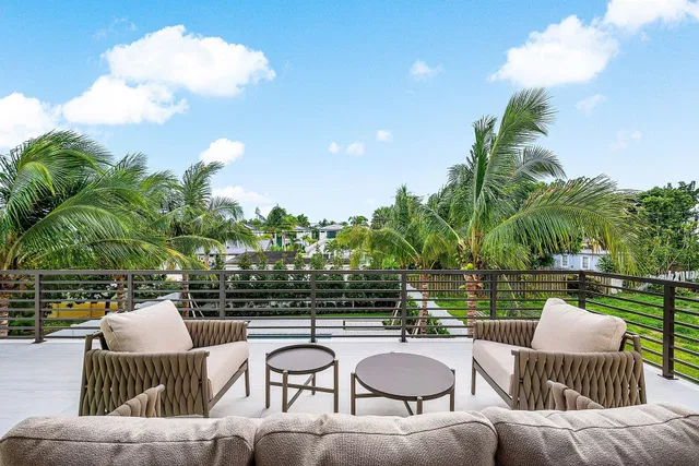 Palm Trail Delray Beach Residence photo 17