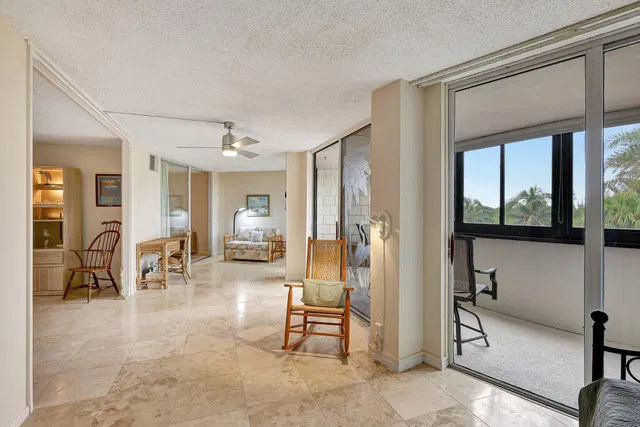  Unit 318 photo 19