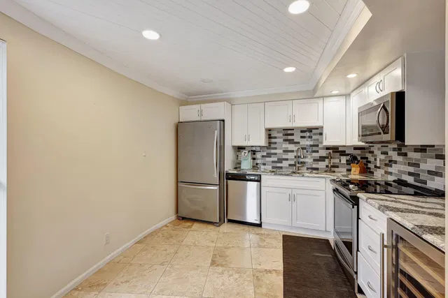  Unit 318 photo 25
