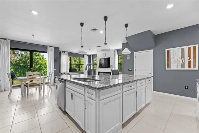 Residence photo 19