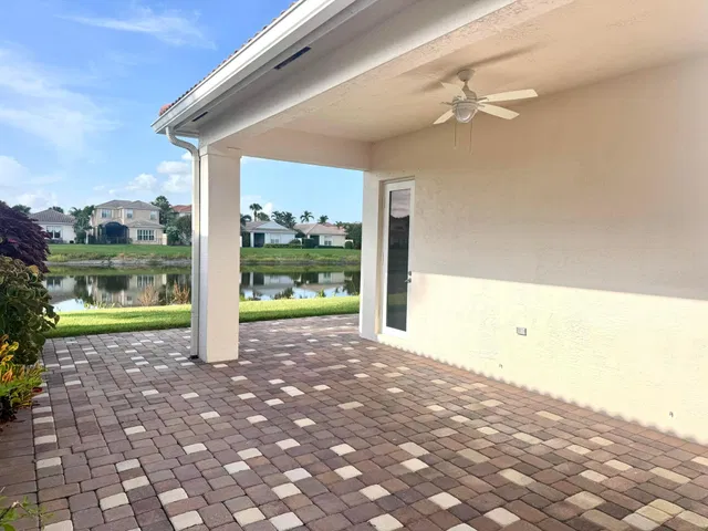  Residence photo 8