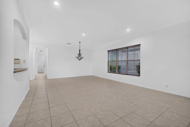  Residence photo 15