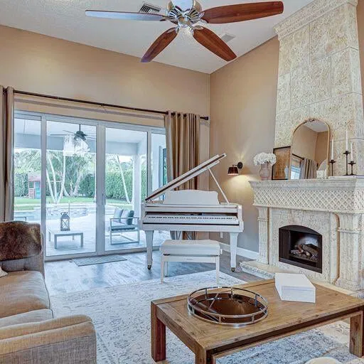 Residence photo 3