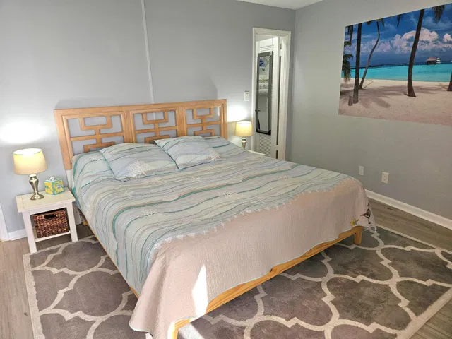 Unit 411 photo 21