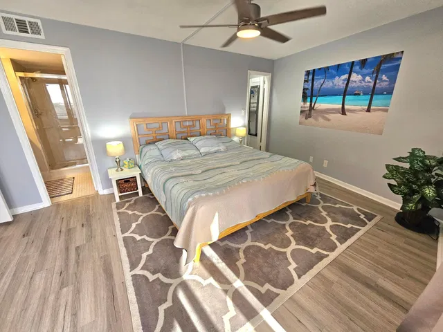 Unit 411 photo 22