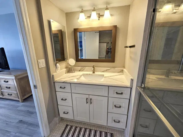 Unit 411 photo 26