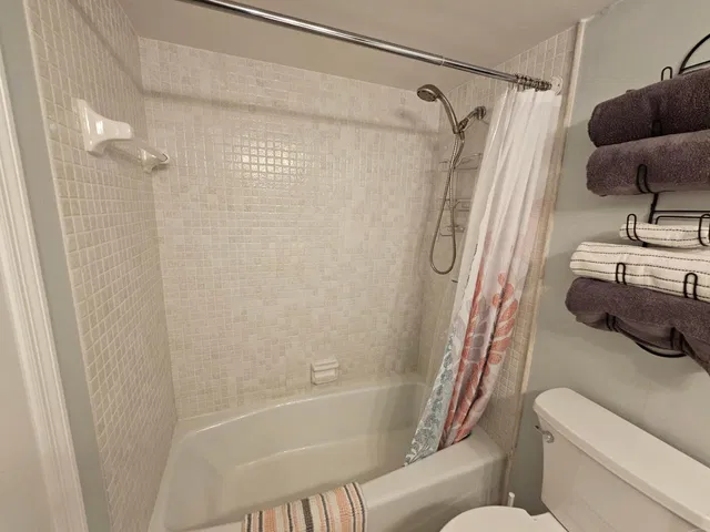Unit 411 photo 33