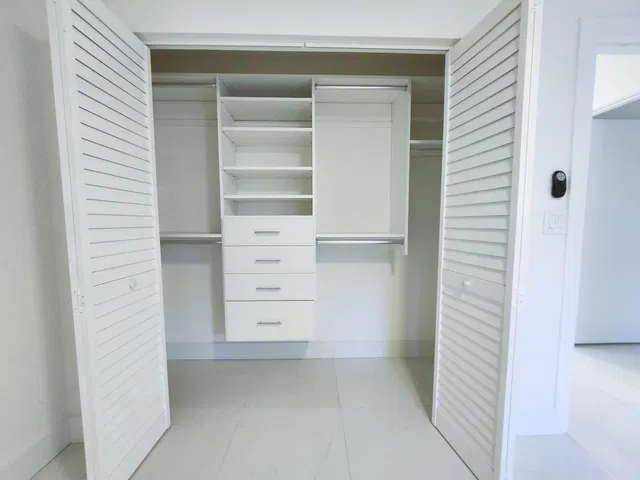Unit 201 photo 12