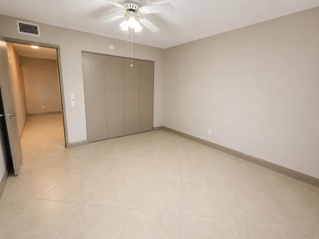 Unit 310 photo 4