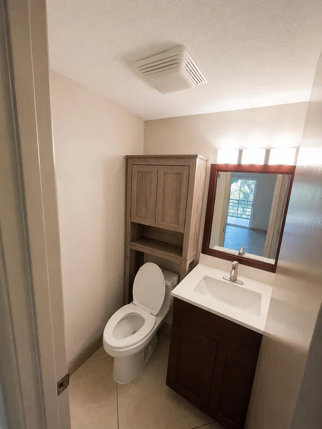 Unit 310 photo 10