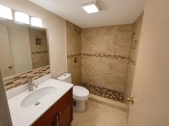 Unit 310 photo 11