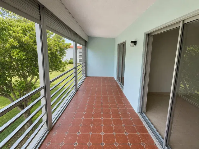Unit 310 photo 16