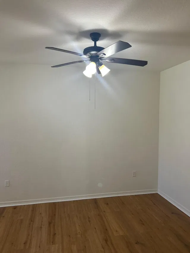 Residence photo 3
