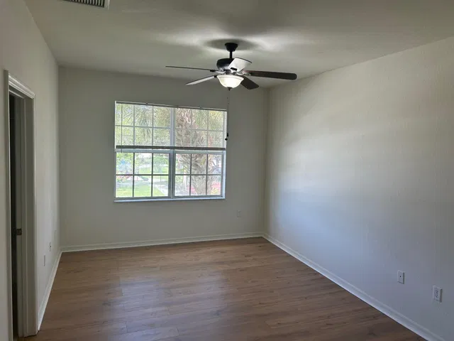 Residence photo 5