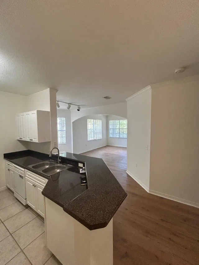 Residence photo 10