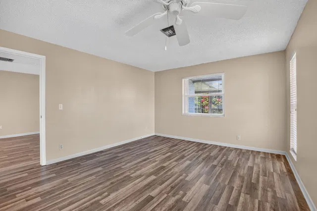 Unit 204 photo 15