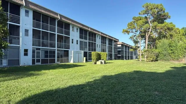 Unit 310 photo 26