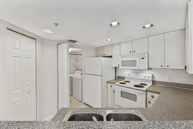 Flagler Pointe Unit 631 photo 28