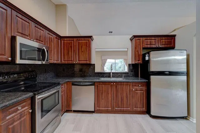 Residence photo 6