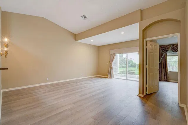 Residence photo 10