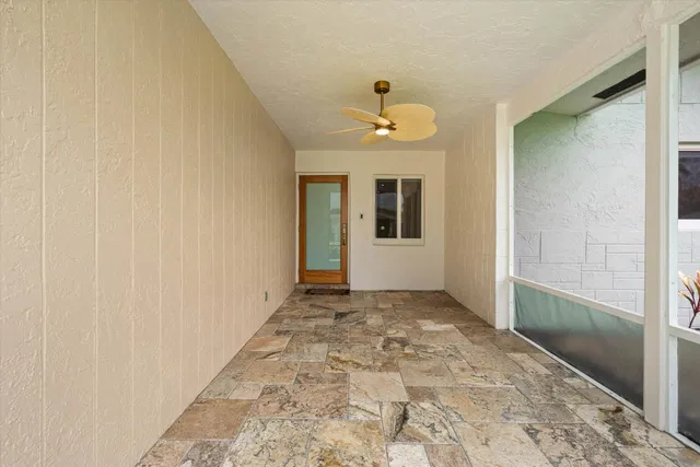 Residence photo 3