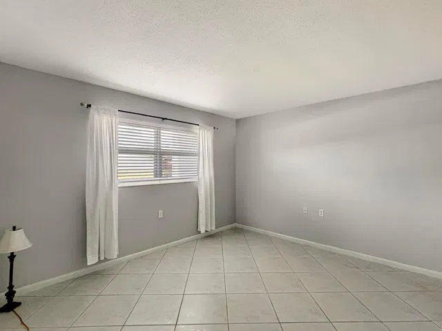 Unit 6 photo 16
