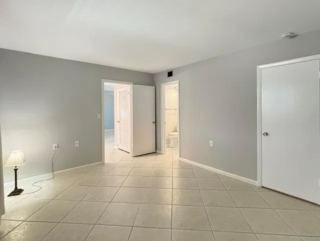 Unit 6 photo 17