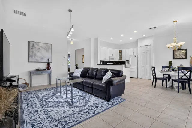 Residence photo 6