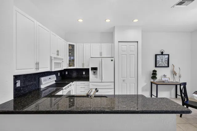 Residence photo 11