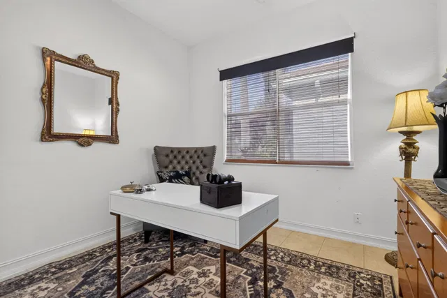 Residence photo 18