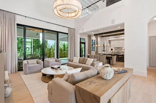  Residence photo 4