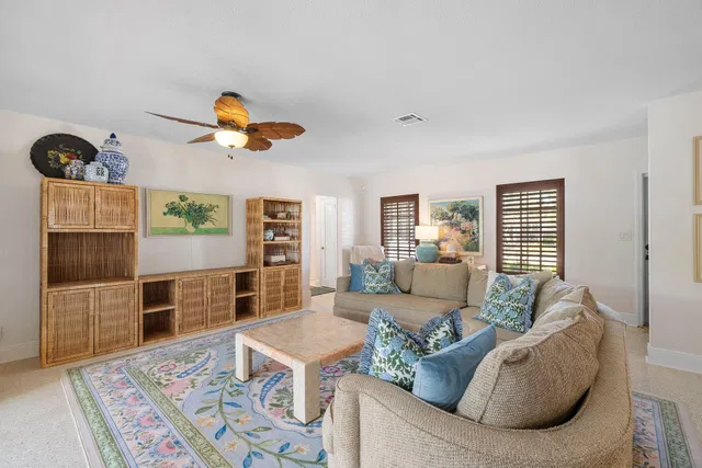 Residence photo 8